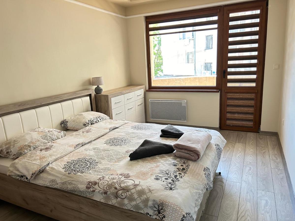 Deluxe Karina-free Parking Burgas
